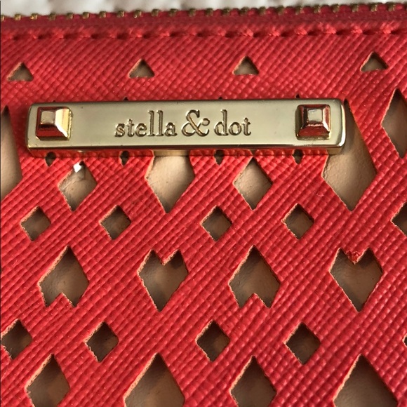 *SOLD* Stella & Dot Clutch - Picture 2 of 7